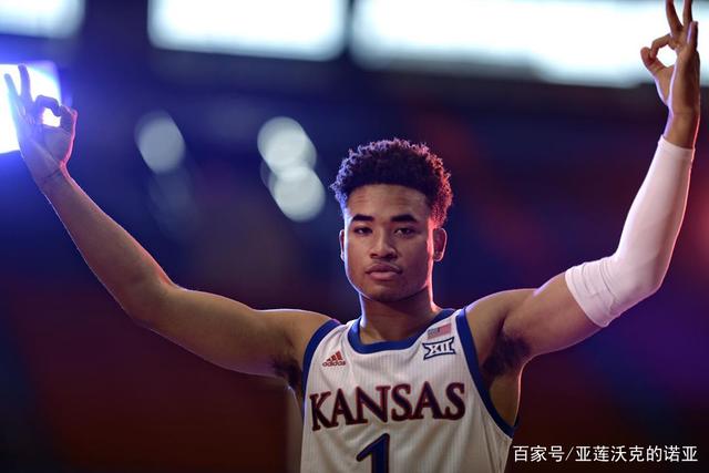 欧洲金靴实时榜单：莱万领跑 萨拉赫位列次席